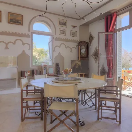 Superbe De Style Mauresque Holiday home Le Lavandou